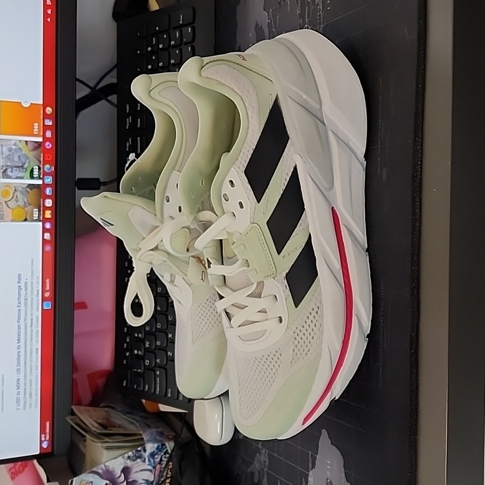 ADISTAR CS RUNNING SHOES sz 9 Men's